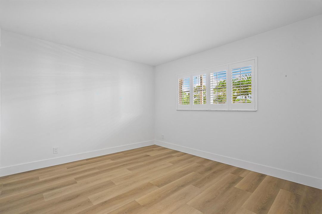 008-750NortheastSpanishRiverBoulevard-Bo