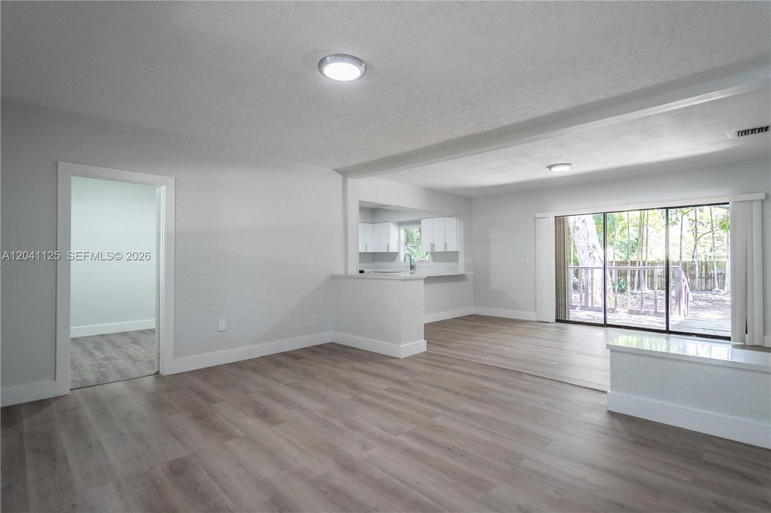 For Rent: $3,200 (3 beds, 1 baths, 1574 Square Feet)