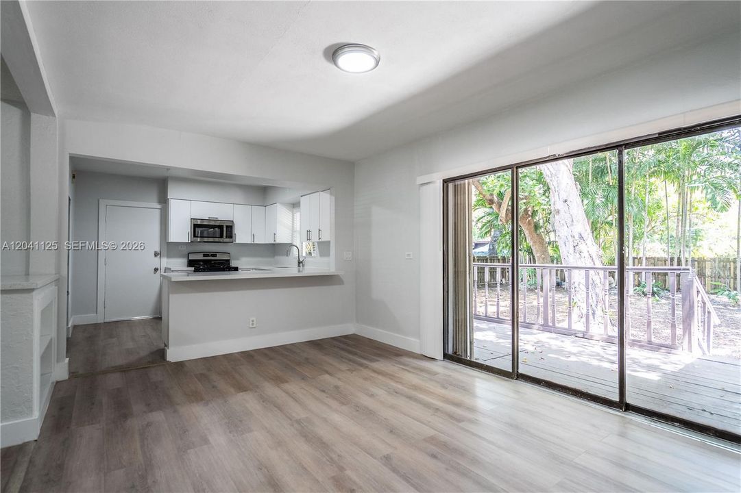 For Rent: $3,200 (3 beds, 1 baths, 1574 Square Feet)