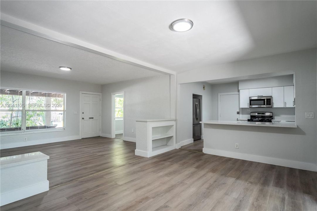 For Rent: $3,200 (3 beds, 1 baths, 1574 Square Feet)
