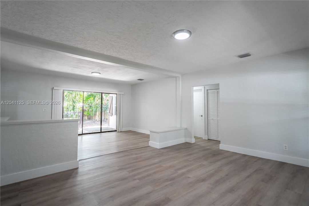 For Rent: $3,200 (3 beds, 1 baths, 1574 Square Feet)