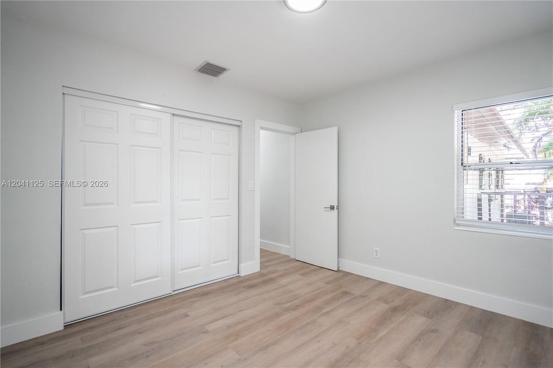 For Rent: $3,200 (3 beds, 1 baths, 1574 Square Feet)