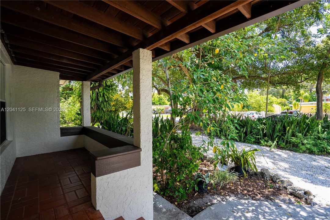 For Rent: $3,200 (3 beds, 1 baths, 1574 Square Feet)