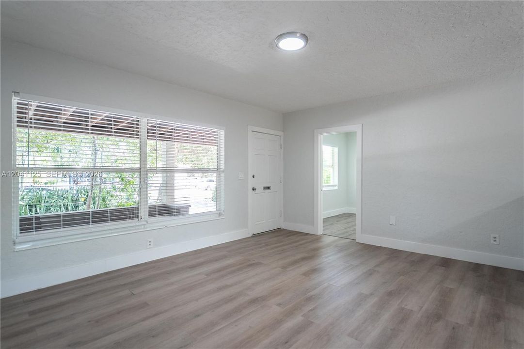 For Rent: $3,200 (3 beds, 1 baths, 1574 Square Feet)