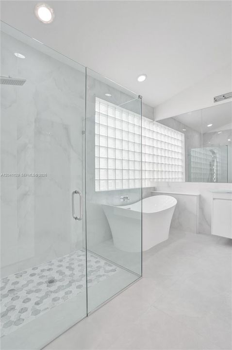 В аренду: $3,900 (3 спален, 2 ванн, 1808 Квадратных фут)