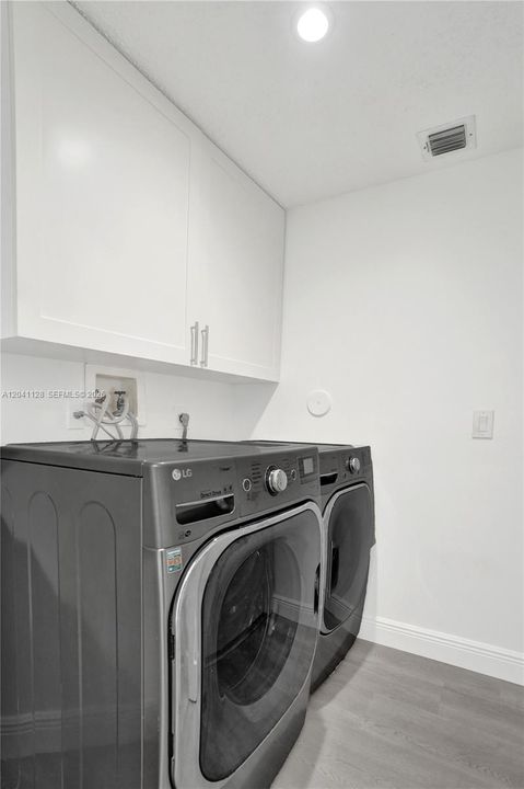 В аренду: $3,900 (3 спален, 2 ванн, 1808 Квадратных фут)