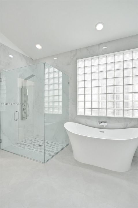 В аренду: $3,900 (3 спален, 2 ванн, 1808 Квадратных фут)