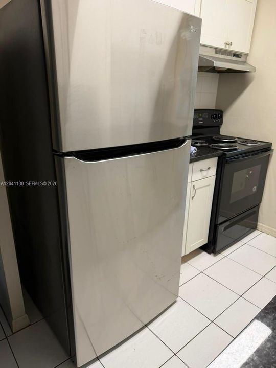 For Rent: $1,850 (2 beds, 2 baths, 820 Square Feet)