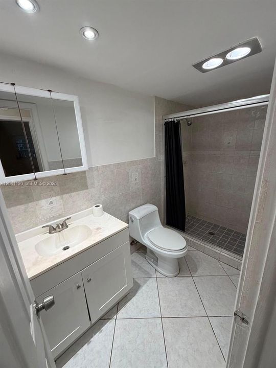 For Rent: $1,850 (2 beds, 2 baths, 820 Square Feet)