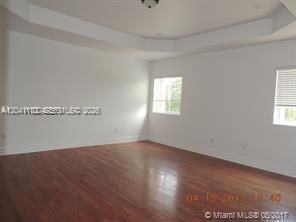 出租: $3,500 (4 贝兹, 3 浴室, 3085 平方英尺)