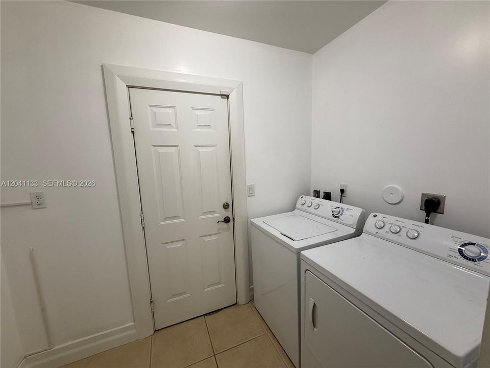 Active With Contract: $3,500 (4 beds, 3 baths, 3085 Square Feet)