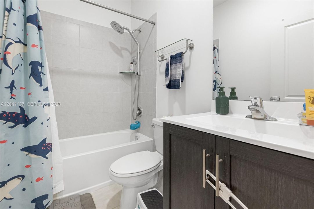 For Sale: $415,000 (3 beds, 2 baths, 1393 Square Feet)
