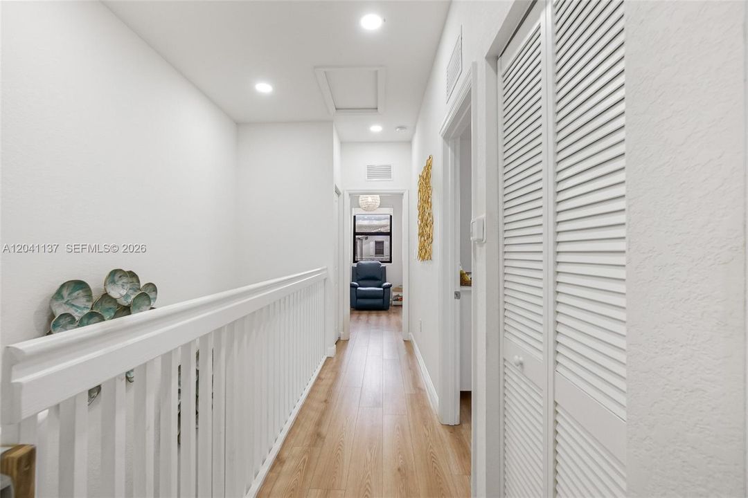 For Sale: $415,000 (3 beds, 2 baths, 1393 Square Feet)