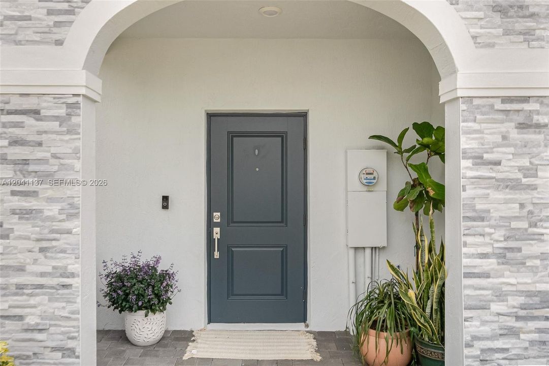 For Sale: $415,000 (3 beds, 2 baths, 1393 Square Feet)