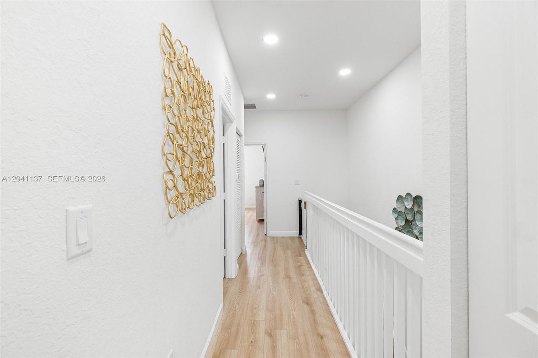 For Sale: $415,000 (3 beds, 2 baths, 1393 Square Feet)