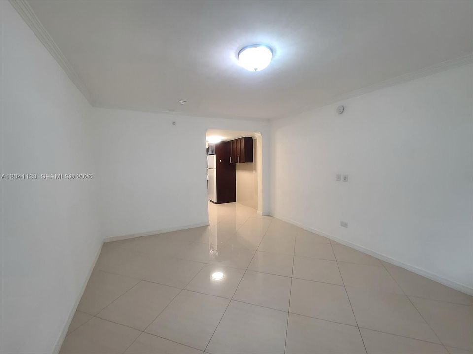 For Rent: $1,995 (0 beds, 1 baths, 390 Square Feet)