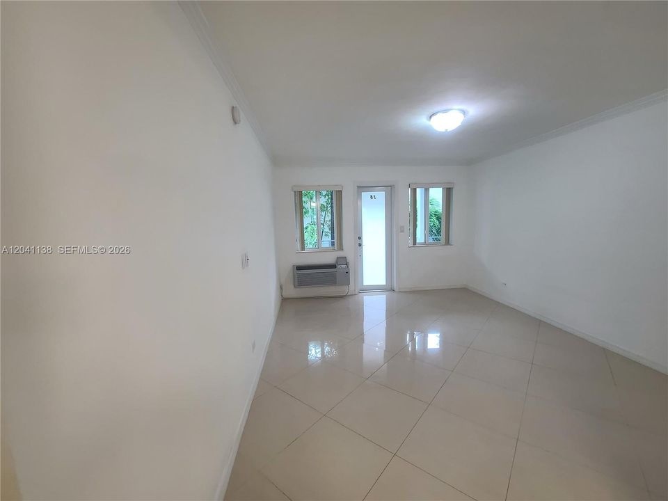 For Rent: $1,995 (0 beds, 1 baths, 390 Square Feet)