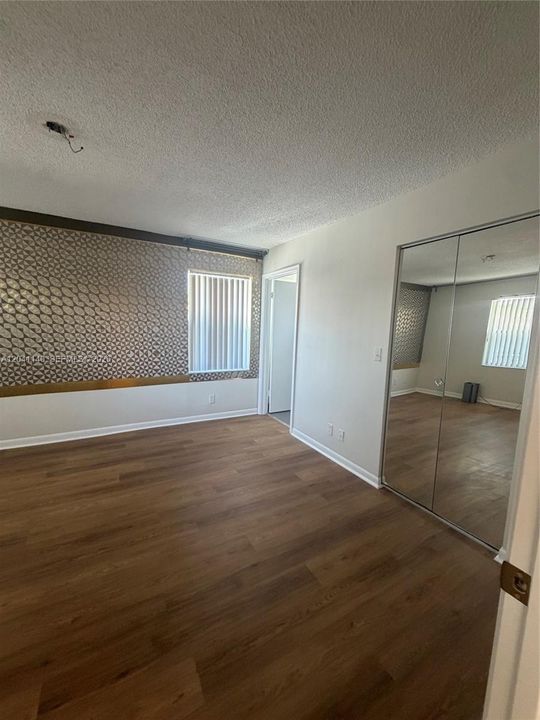 For Rent: $2,000 (2 beds, 2 baths, 950 Square Feet)