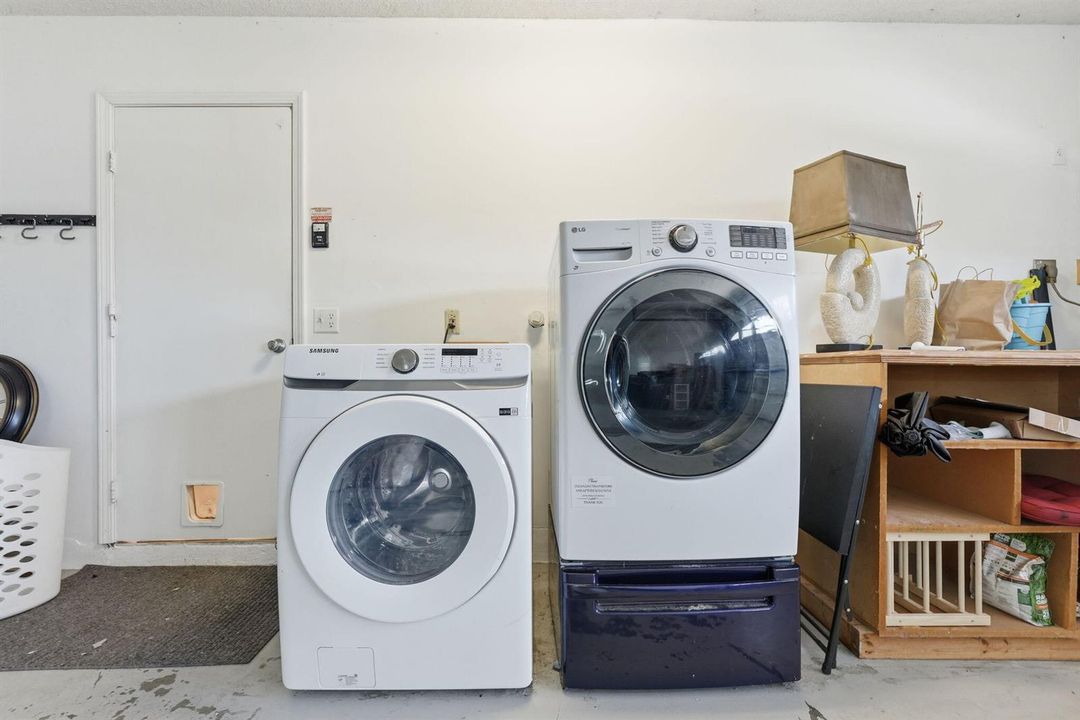 32-web-or-mls-1799_Shower_Tree_Way_032 (