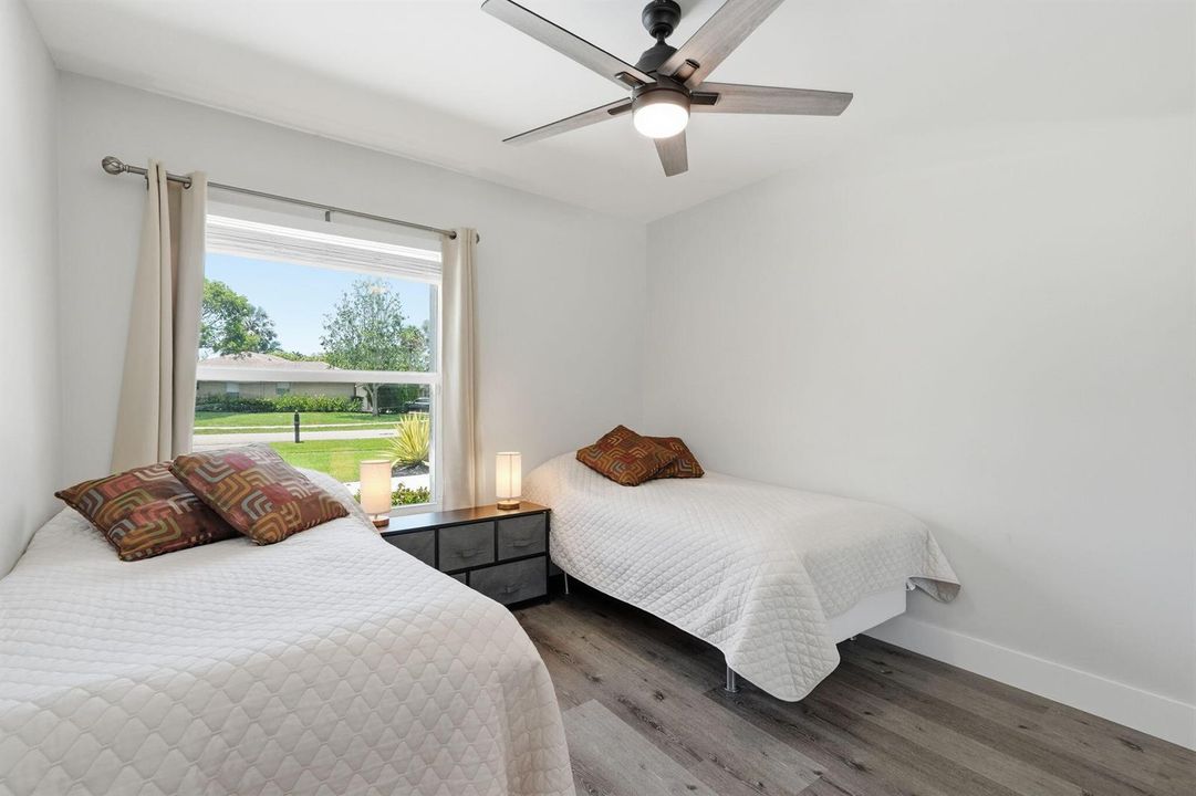 10-web-or-mls-1799_Shower_Tree_Way_010