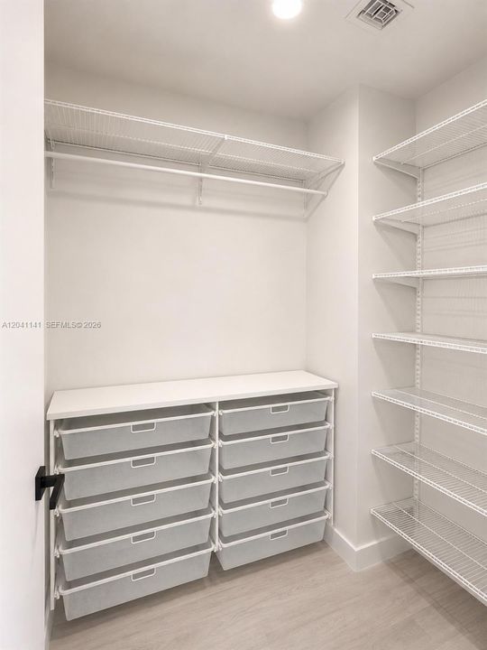 For Rent: $3,500 (2 beds, 2 baths, 1392 Square Feet)