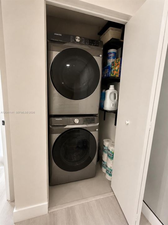 For Rent: $3,500 (2 beds, 2 baths, 1392 Square Feet)
