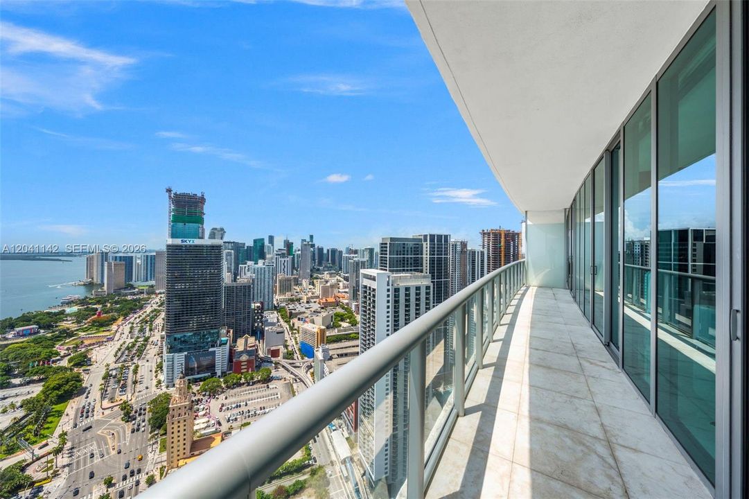 For Sale: $2,162,000 (2 beds, 2 baths, 1663 Square Feet)