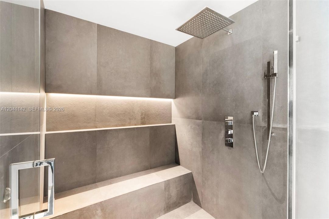 For Sale: $2,162,000 (2 beds, 2 baths, 1663 Square Feet)