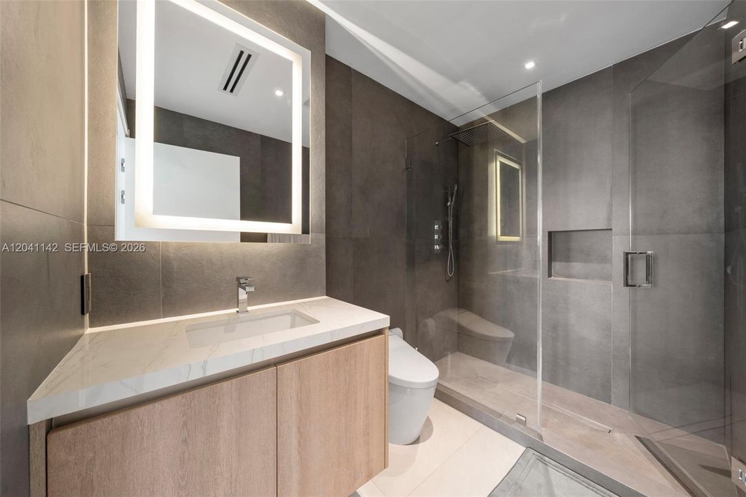 For Sale: $2,162,000 (2 beds, 2 baths, 1663 Square Feet)
