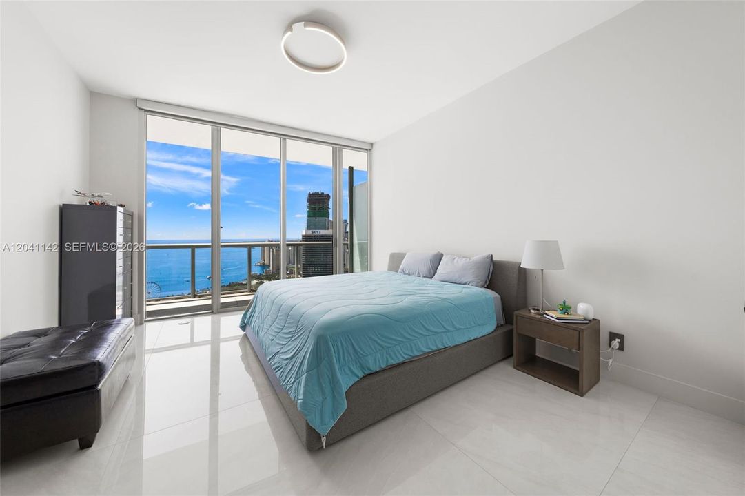 For Sale: $2,162,000 (2 beds, 2 baths, 1663 Square Feet)