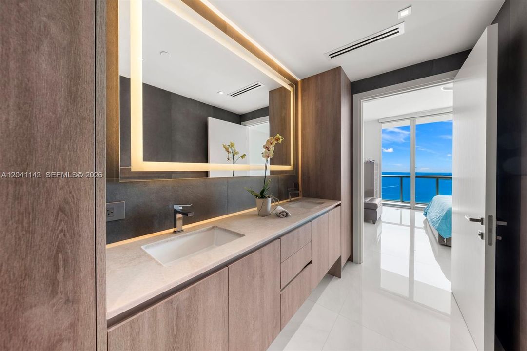 For Sale: $2,162,000 (2 beds, 2 baths, 1663 Square Feet)