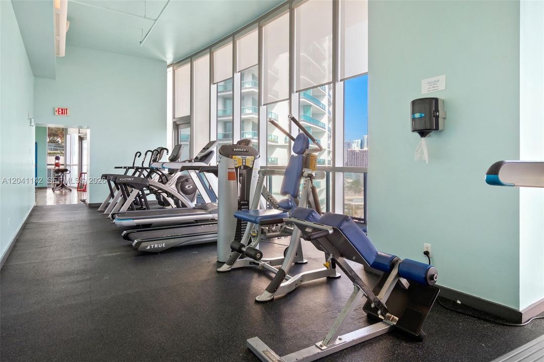 For Sale: $2,162,000 (2 beds, 2 baths, 1663 Square Feet)