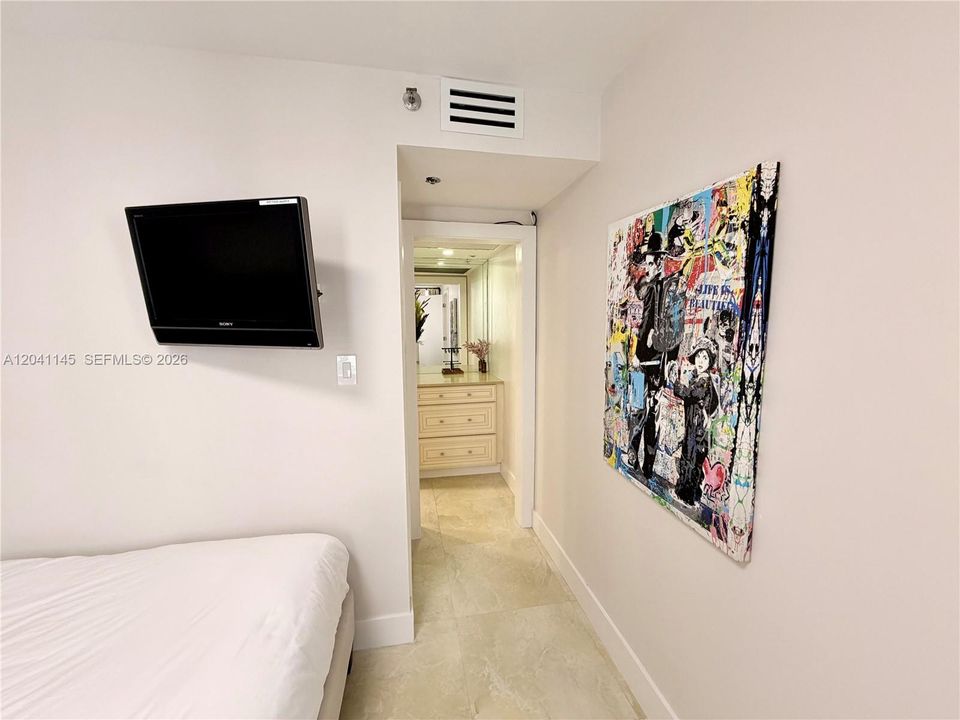 For Sale: $530,000 (2 beds, 2 baths, 960 Square Feet)