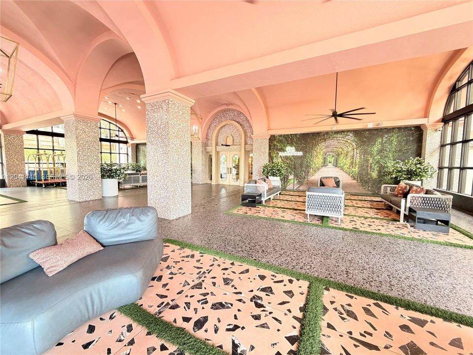For Sale: $530,000 (2 beds, 2 baths, 960 Square Feet)