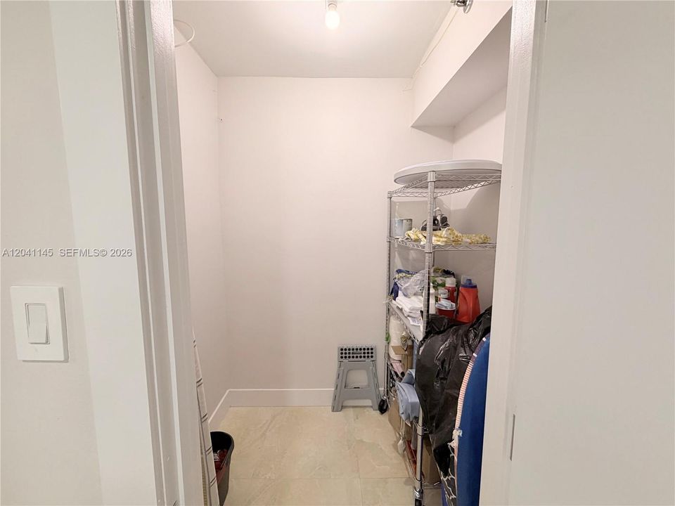 For Sale: $530,000 (2 beds, 2 baths, 960 Square Feet)
