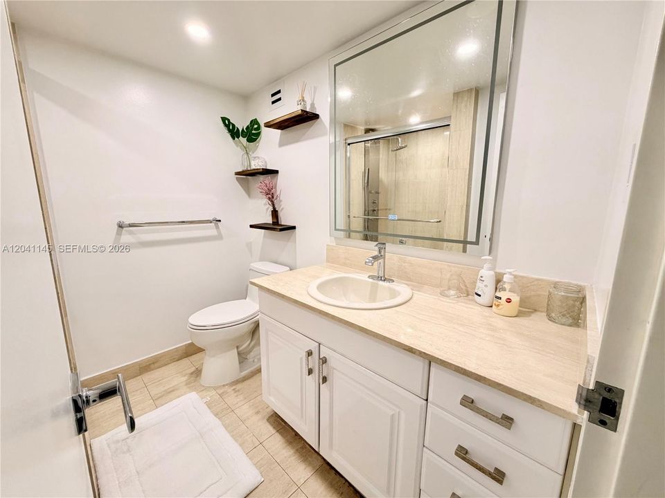For Sale: $530,000 (2 beds, 2 baths, 960 Square Feet)