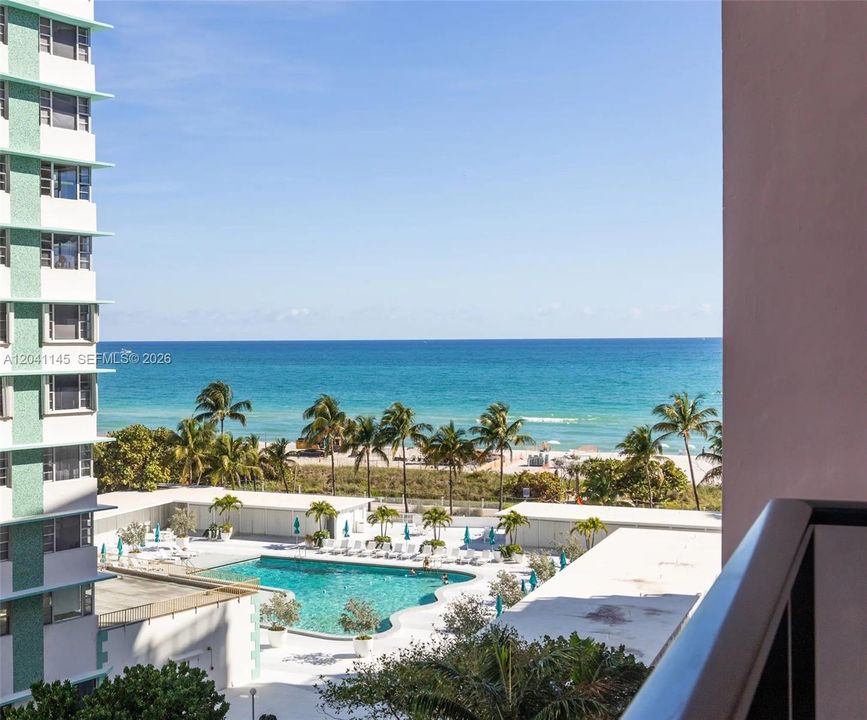 For Sale: $530,000 (2 beds, 2 baths, 960 Square Feet)