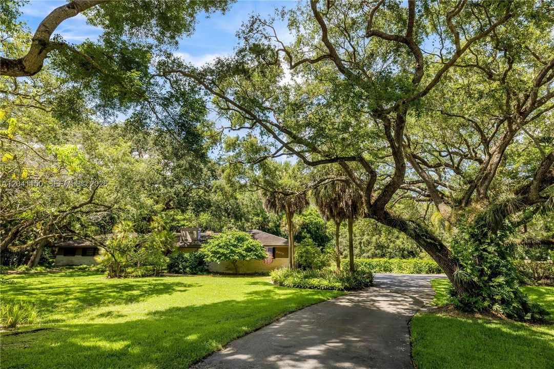 For Sale: $9,900,000 (1.75 acres)