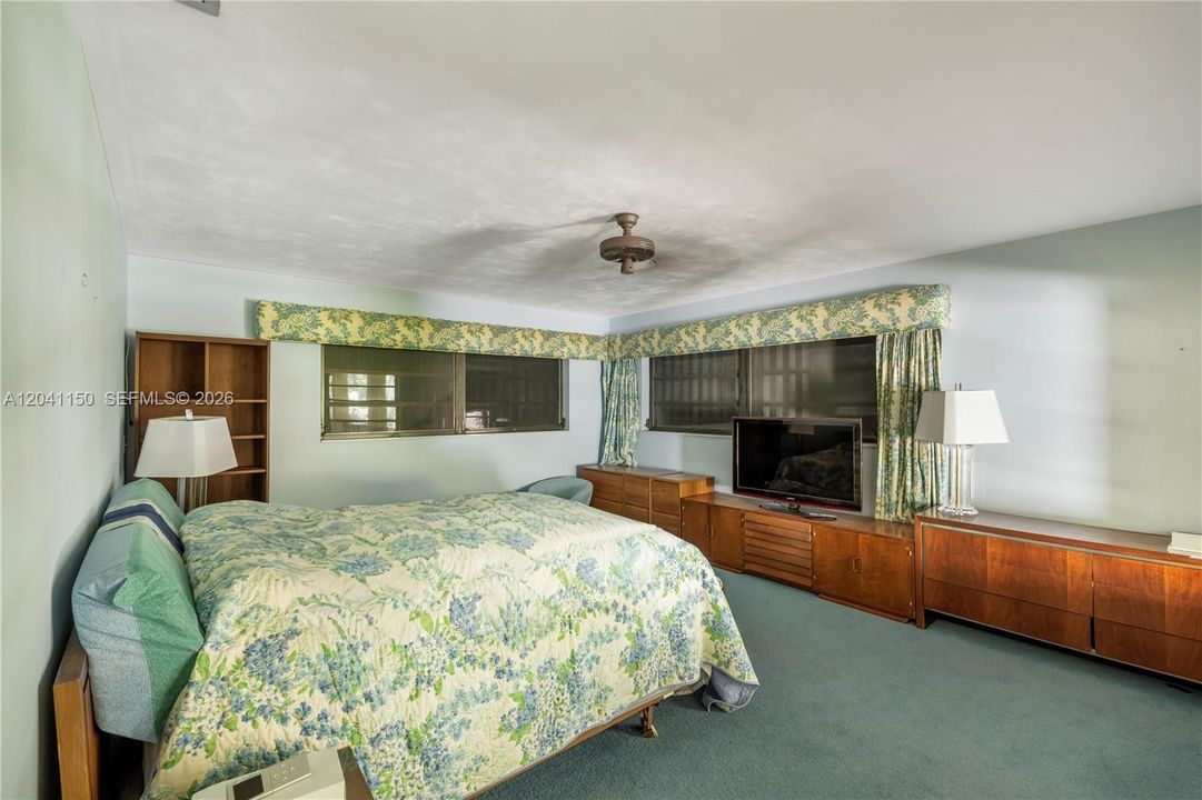 For Sale: $9,900,000 (1.75 acres)