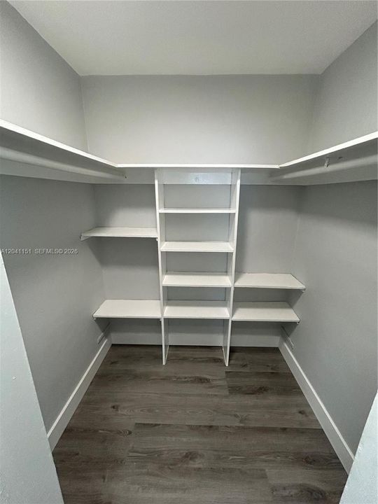 For Rent: $1,650 (0 beds, 1 baths, 420 Square Feet)