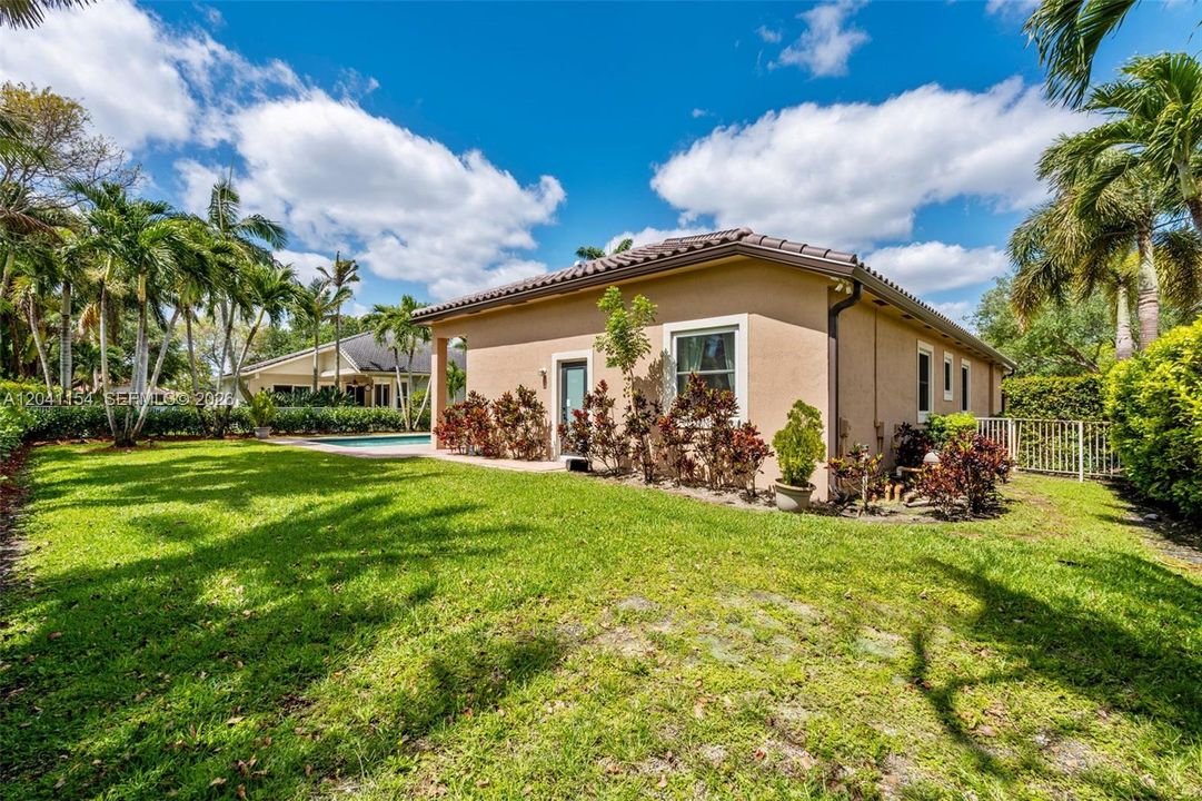 En Venta: $950,000 (5 camas, 3 baños, 2714 Pies cuadrados)