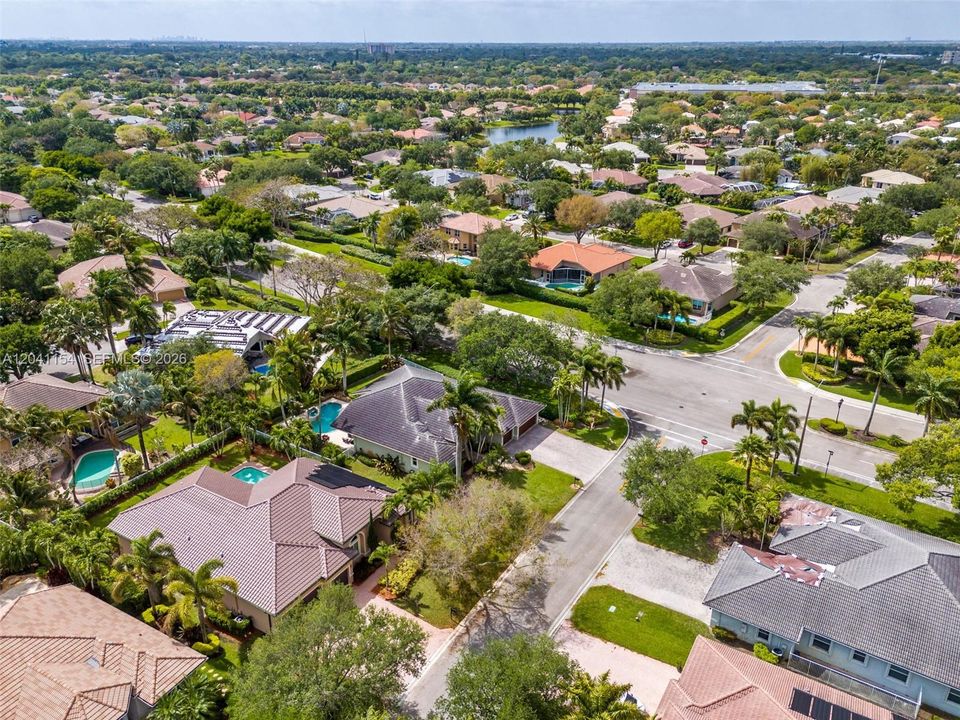 En Venta: $950,000 (5 camas, 3 baños, 2714 Pies cuadrados)