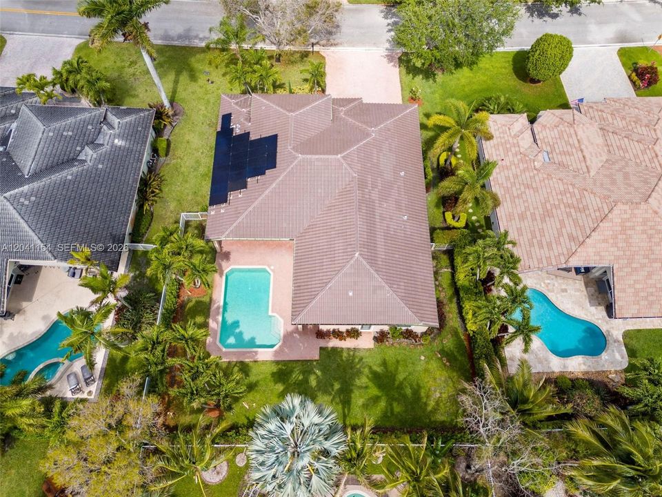 En Venta: $950,000 (5 camas, 3 baños, 2714 Pies cuadrados)