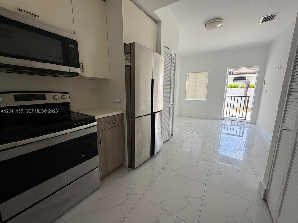 For Rent: $2,000 (2 beds, 1 baths, 600 Square Feet)