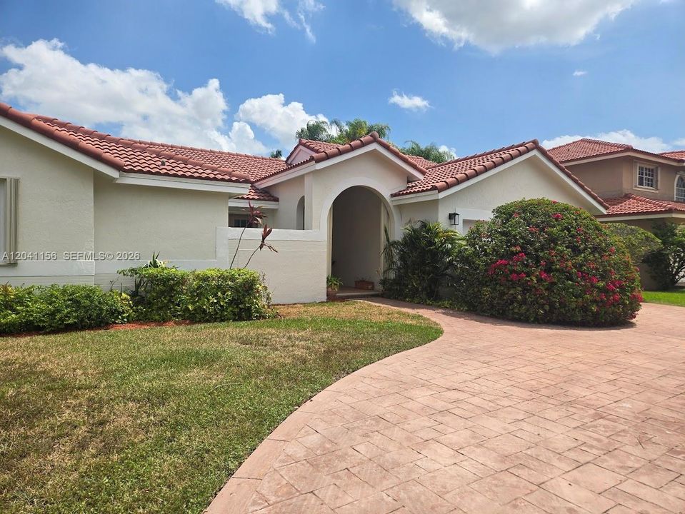 For Rent: $4,200 (3 beds, 2 baths, 2021 Square Feet)