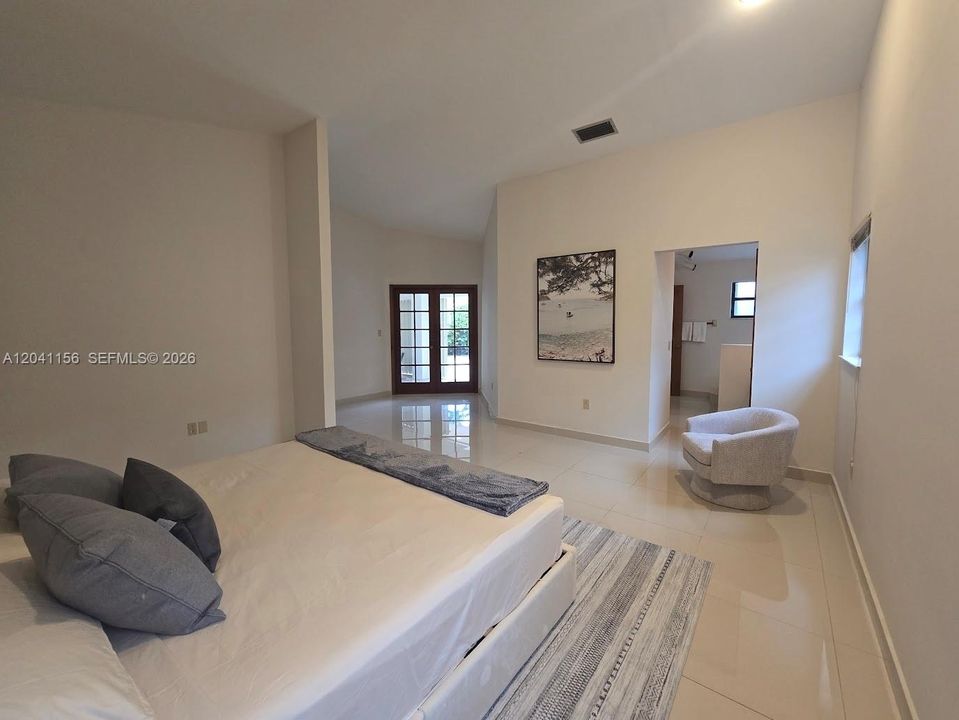For Rent: $4,200 (3 beds, 2 baths, 2021 Square Feet)