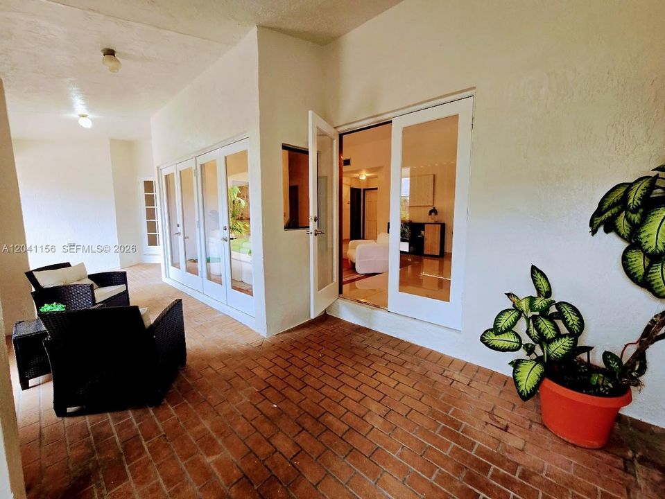 For Rent: $4,200 (3 beds, 2 baths, 2021 Square Feet)