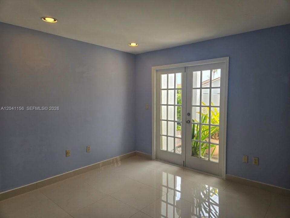 For Rent: $4,200 (3 beds, 2 baths, 2021 Square Feet)
