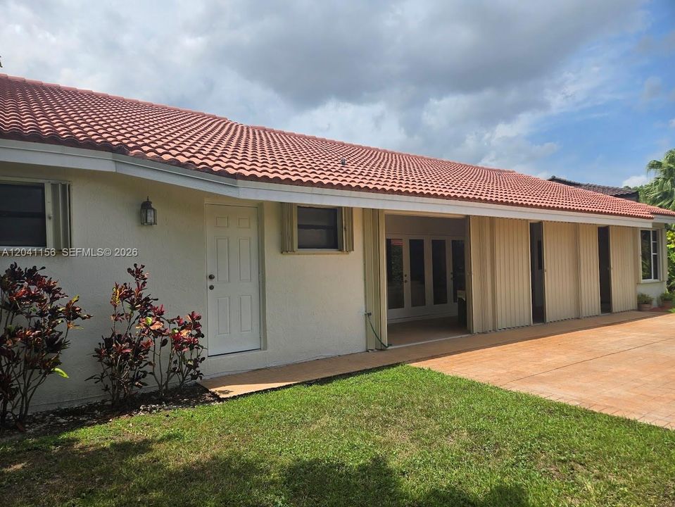 For Rent: $4,200 (3 beds, 2 baths, 2021 Square Feet)