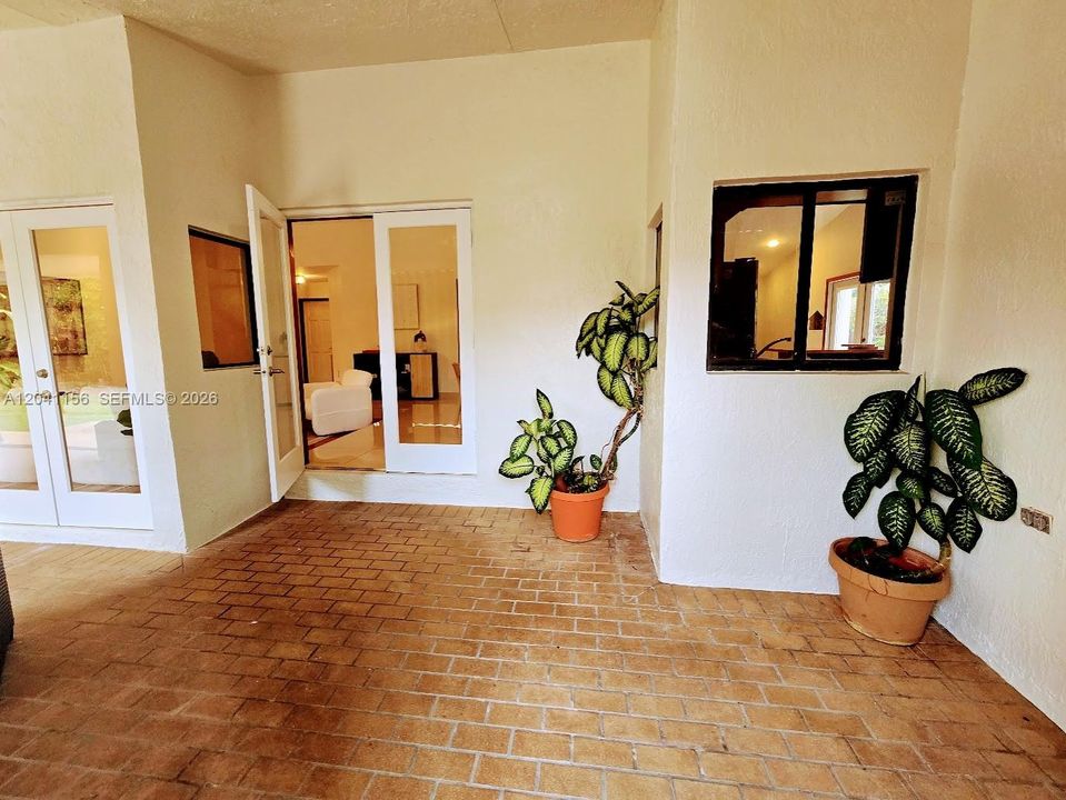 For Rent: $4,200 (3 beds, 2 baths, 2021 Square Feet)